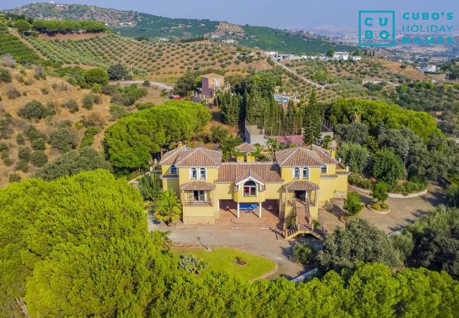 Villa in Alhaurín el Grande - Cubo's Villa Bresell Privacy Pool & Family Fun Villa in Alhaurín el Grande - Cubo's Villa Bresell Privacy Pool & Family Fun