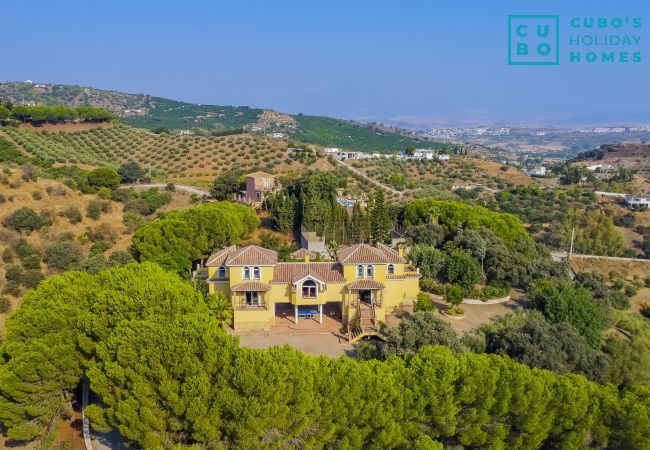 Villa in Alhaurín el Grande - Cubo's Villa Bresell Privacy Pool & Family Fun Villa in Alhaurín el Grande - Cubo's Villa Bresell Privacy Pool & Family Fun