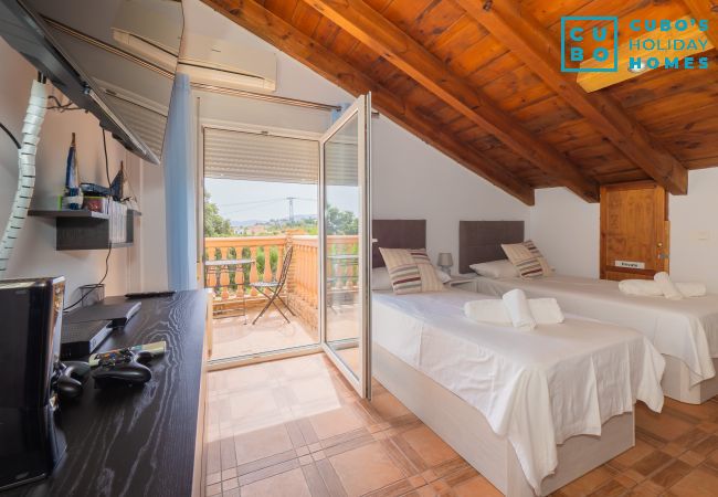 Villa in Alhaurín el Grande - Cubo's Villa Las Palmeras Altas 14PAX Villa in Alhaurín el Grande - Cubo's Villa Las Palmeras Altas 14PAX