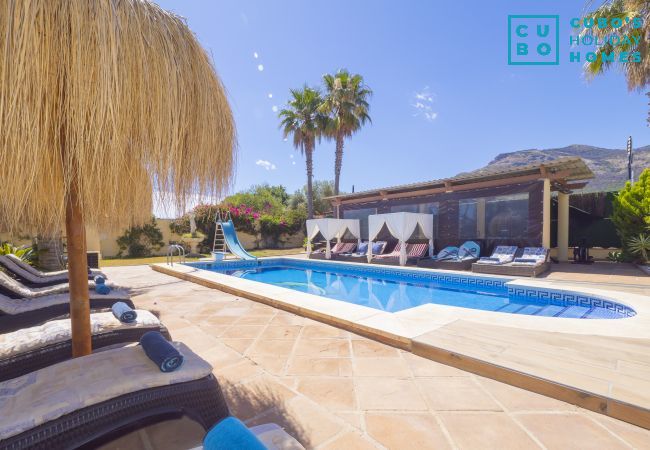 Villa in Alhaurín el Grande - Cubo's Villa Las Palmeras Altas 17PAX Villa in Alhaurín el Grande - Cubo's Villa Las Palmeras Altas 17PAX