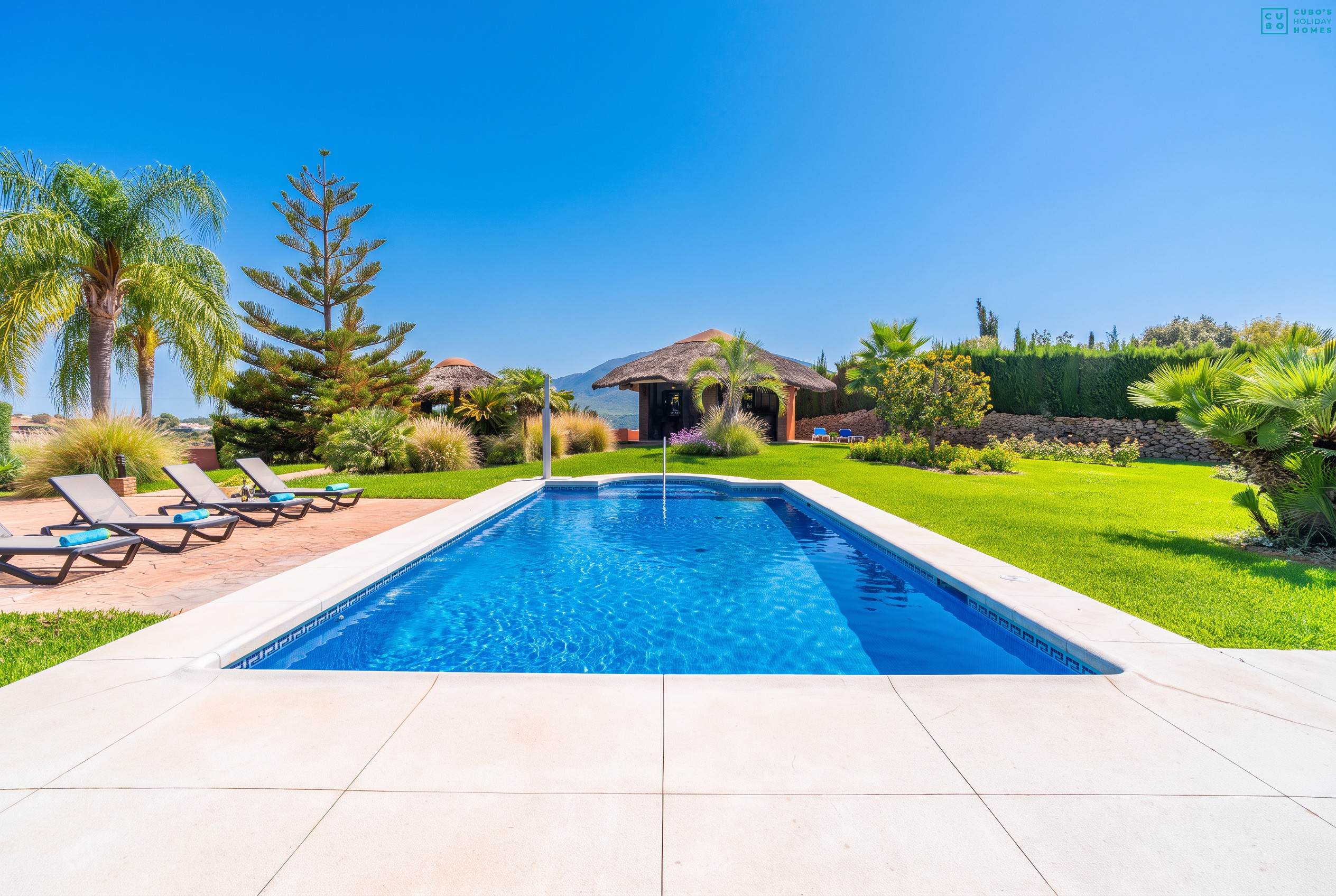 Holiday apartment with pool in Coín