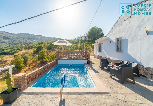 Cottage in Guaro - Cubo's Casa El Americano