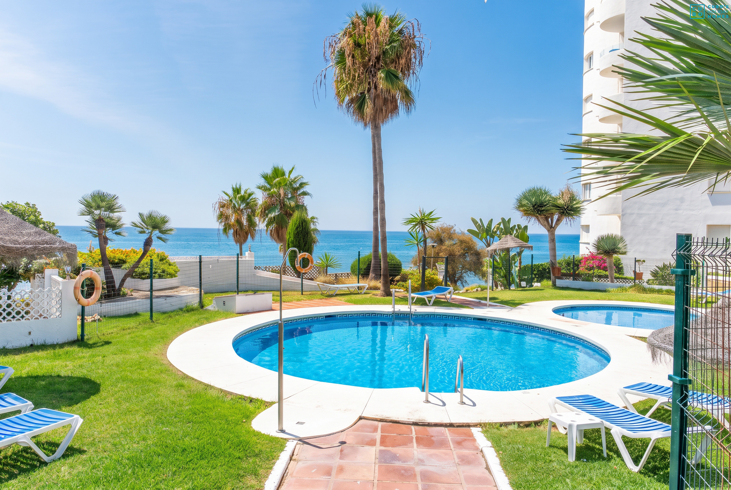 Holiday apartment with pool and sea views in Mijas Costa