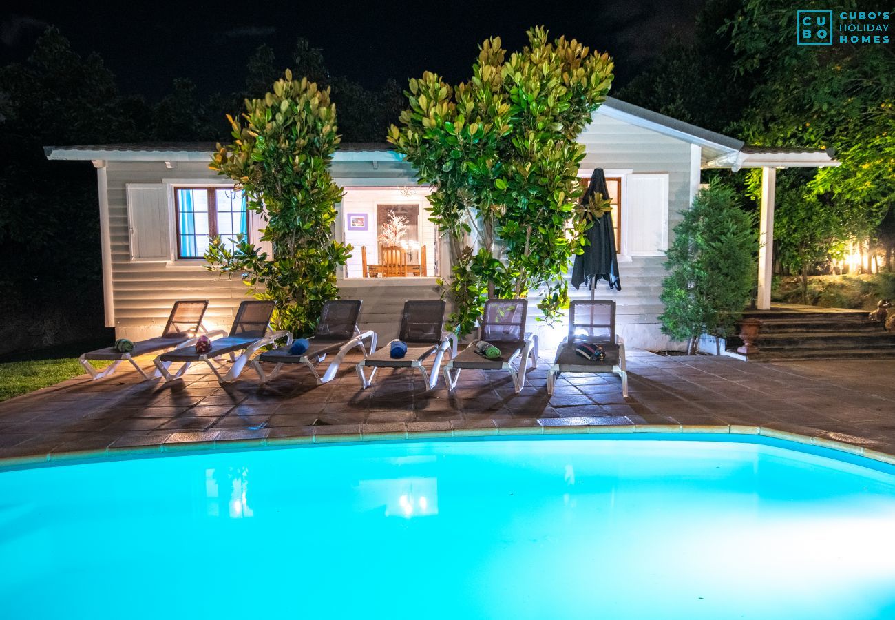 Pool of this wooden house in Alhaurín de la Torre