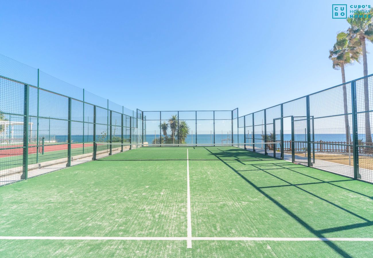 Paddle tennis courts of this apartment in Marbella