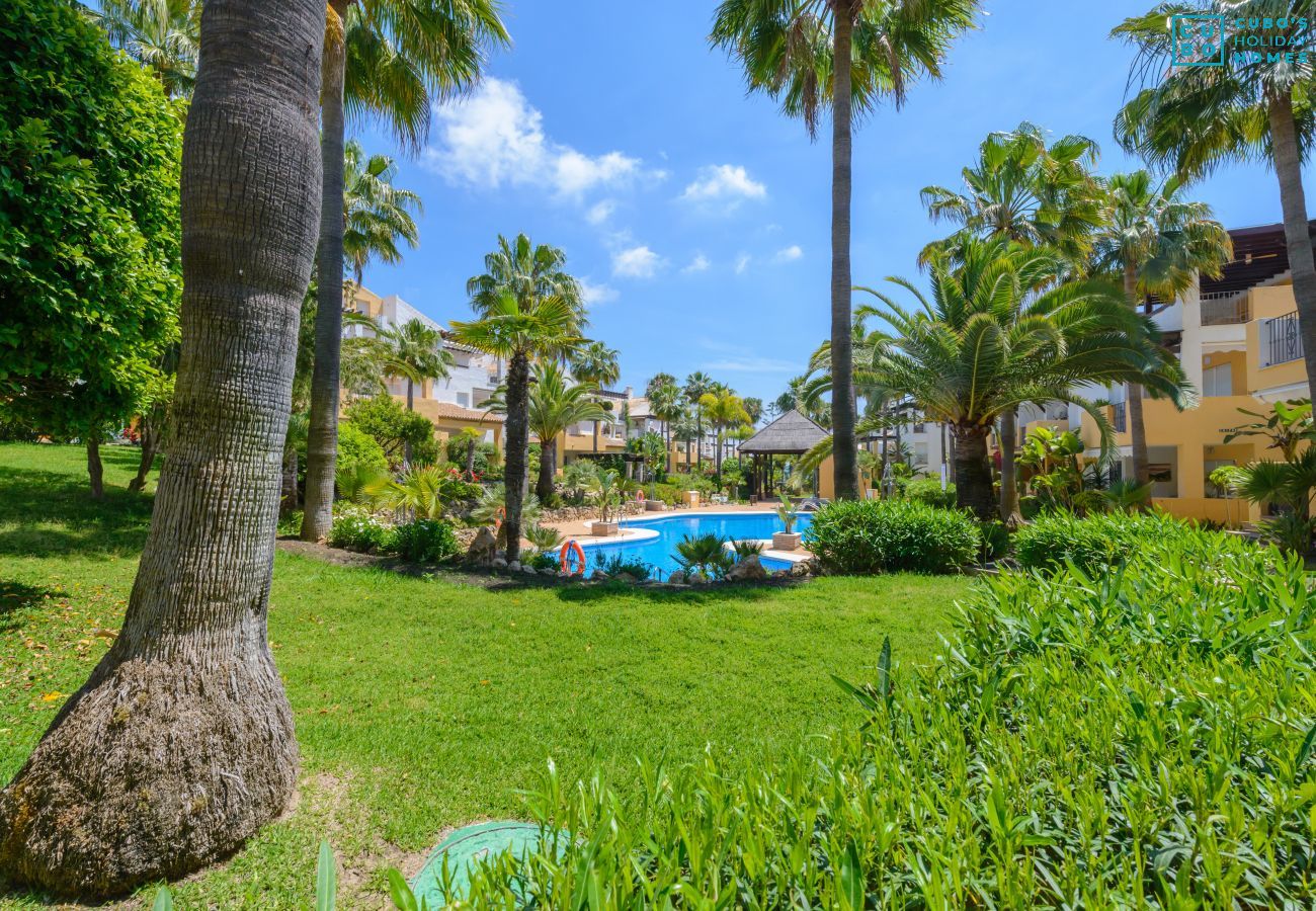 Community pool of this apartment in Marbella