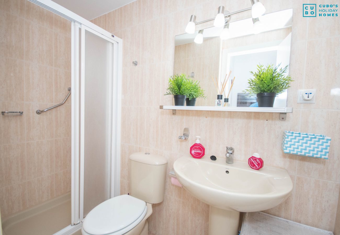 Bathroom of this apartment in Mijas Costa
