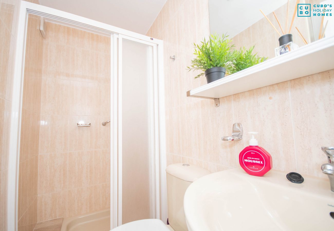 Bathroom of this apartment in Mijas Costa