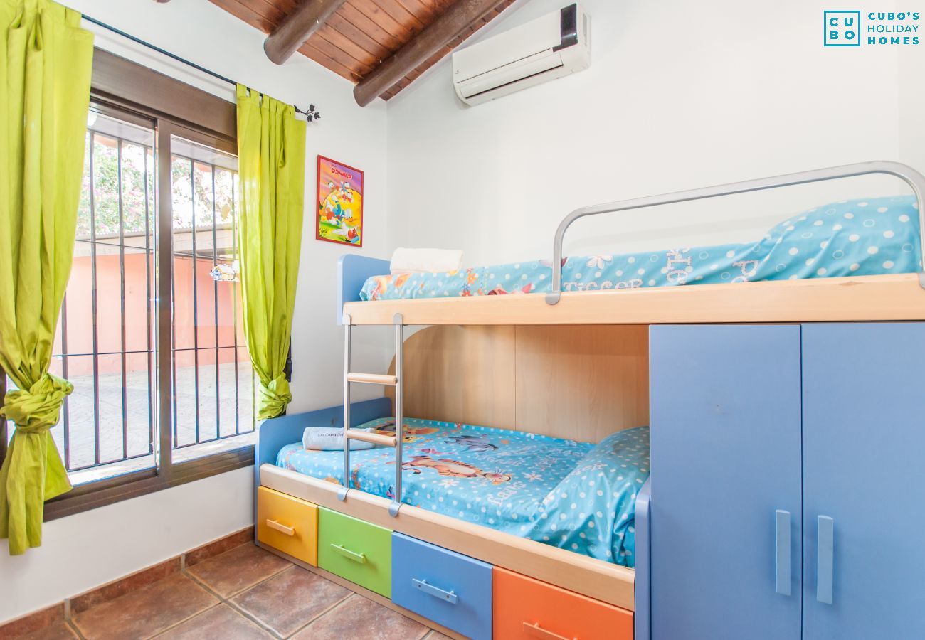 Children's bedroom of this country house in Alhaurín de la Torre