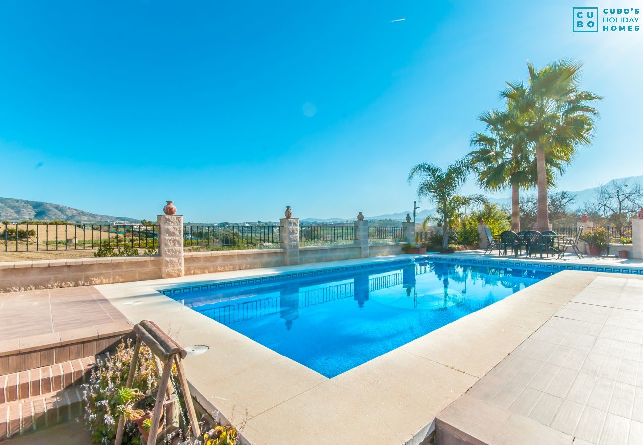 Private pool of this estate in Alhaurín el Grande