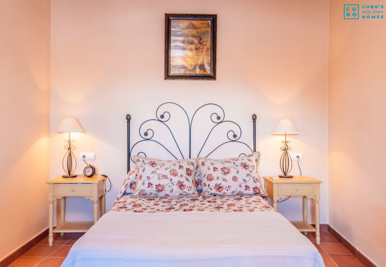 Bedroom of this country house in Alhaurín el Grande