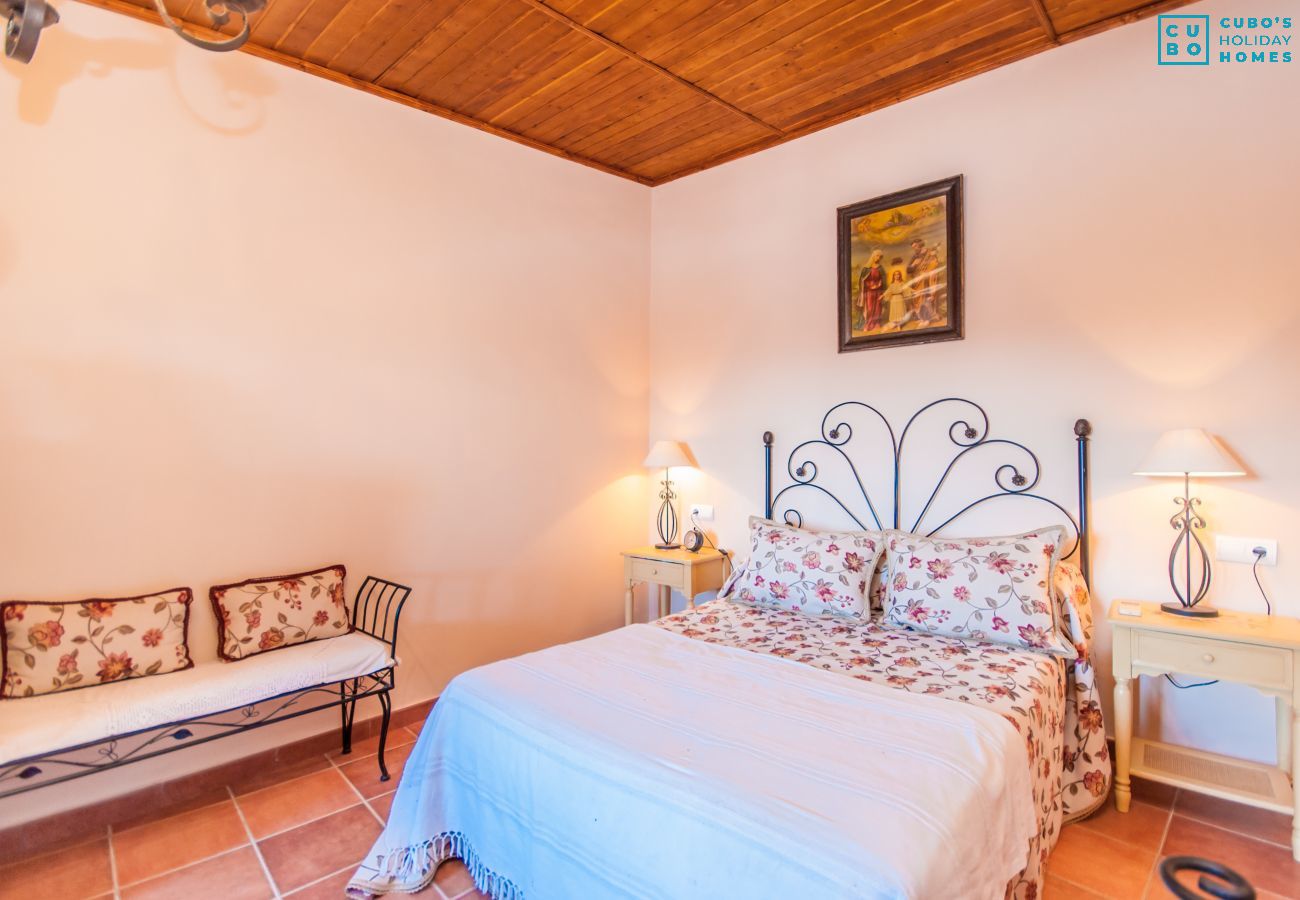 Bedroom of this country house in Alhaurín el Grande