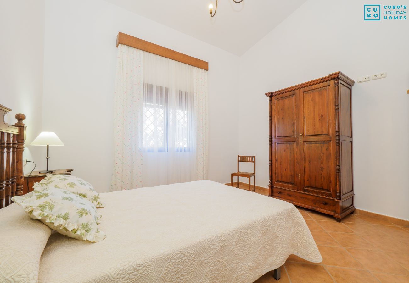 Bedroom of this country house in Alhaurín el Grande