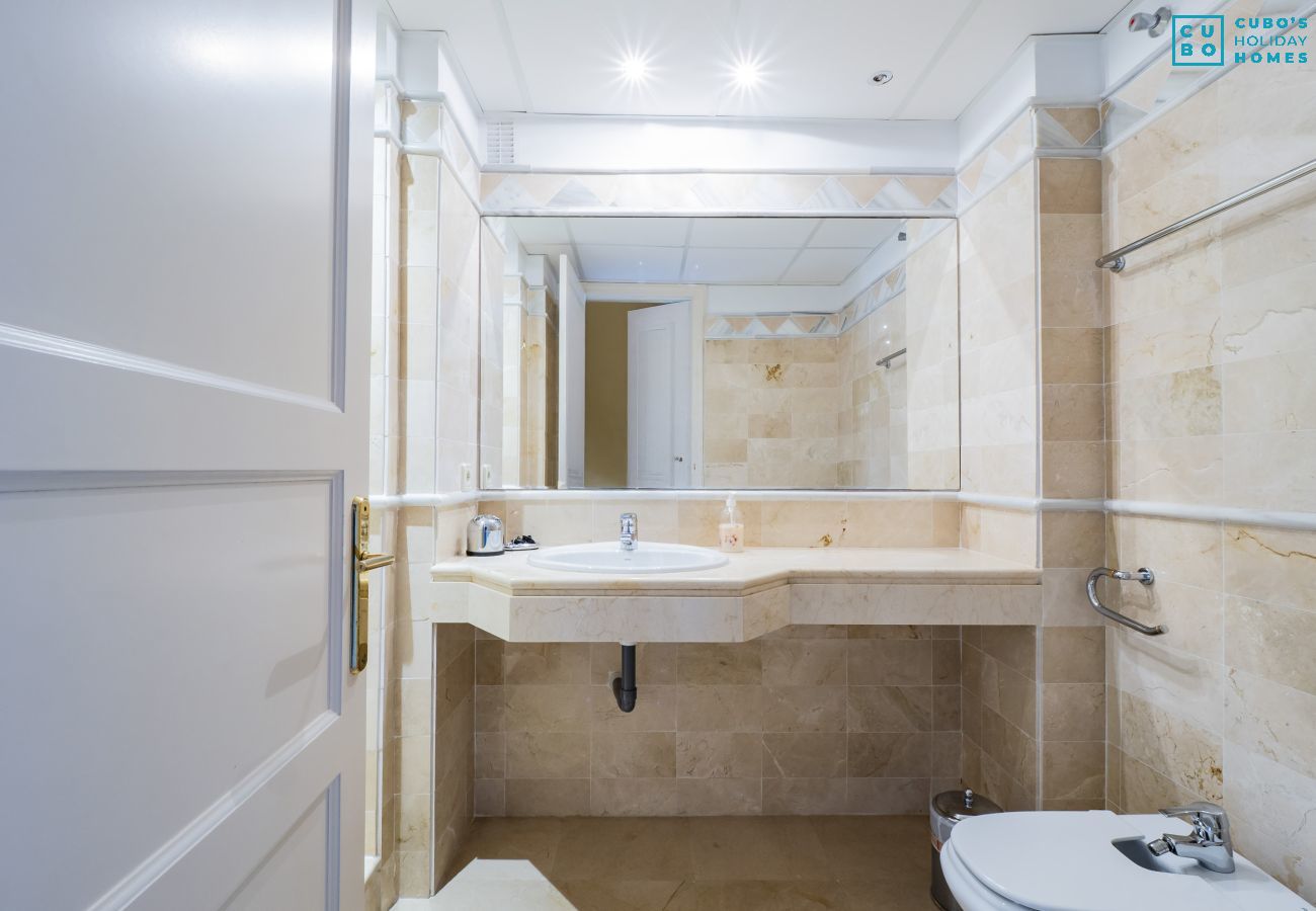 Apartment in Marbella - Cubo's Apartamento Boutique Elviria Hills Marbella