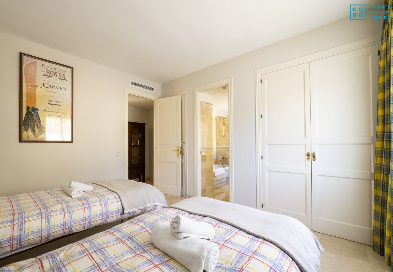 Apartment in Marbella - Cubo's Apartamento Boutique Elviria Hills Marbella
