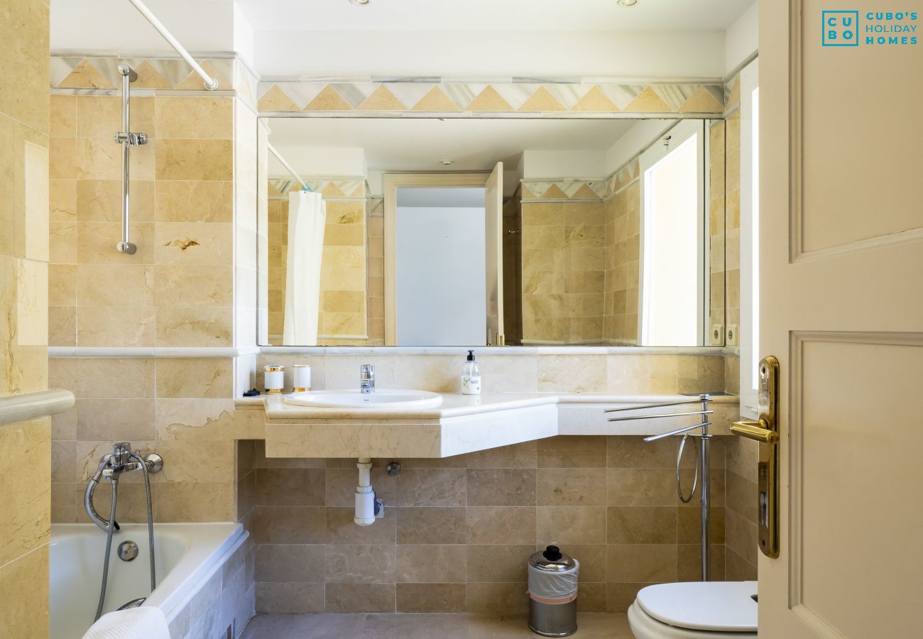 Apartment in Marbella - Cubo's Apartamento Boutique Elviria Hills Marbella