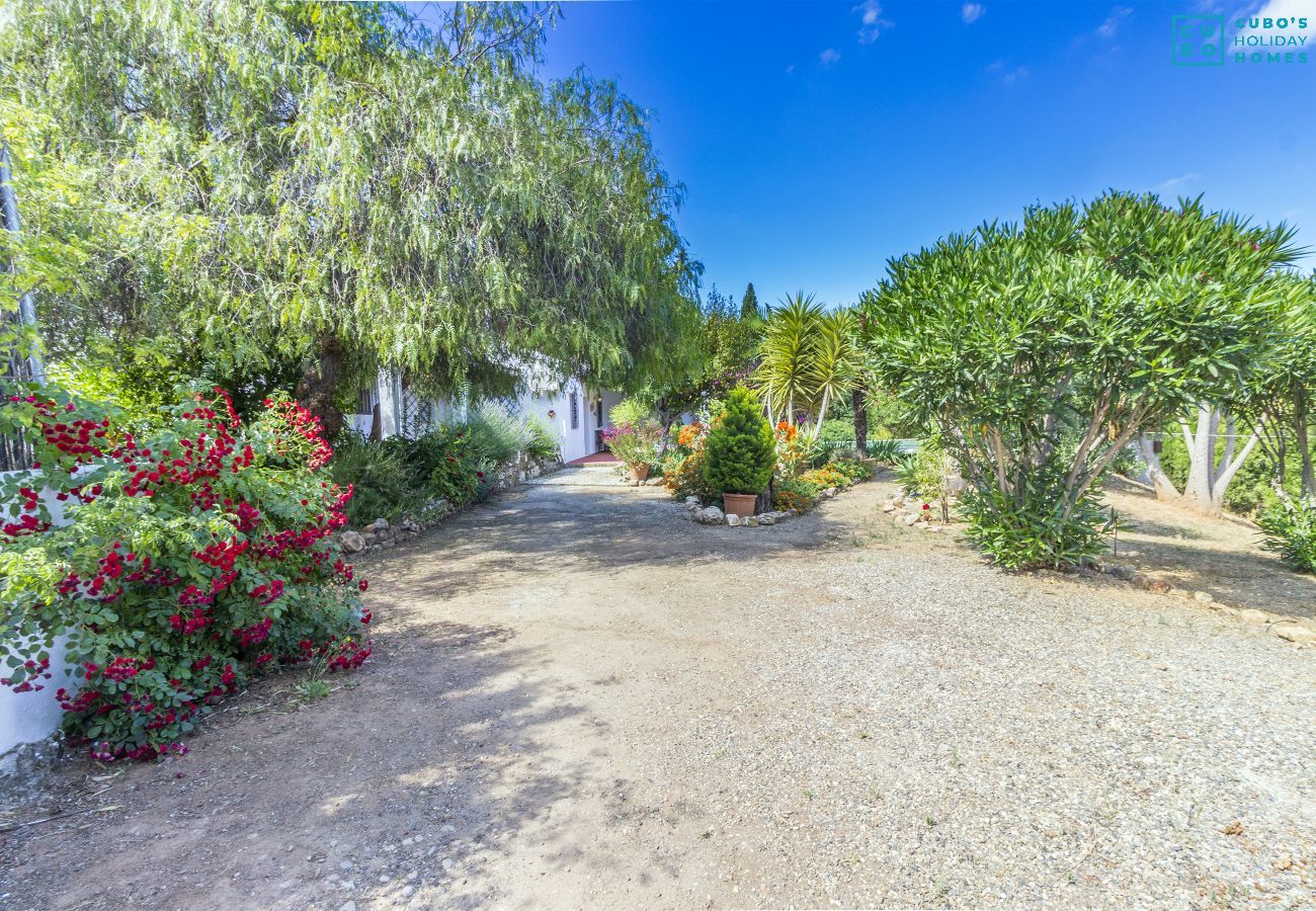 Garden of this rural house in Alhaurín el Grande