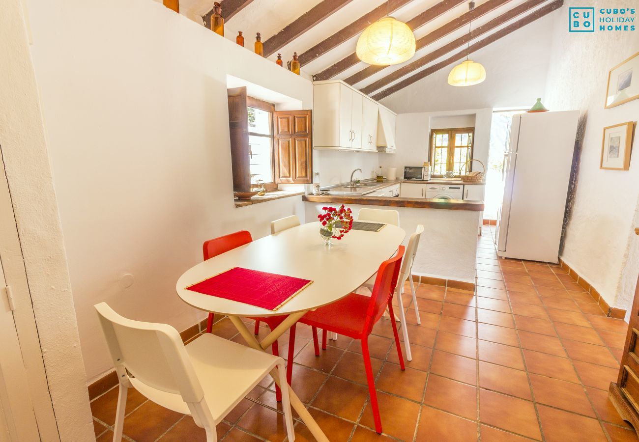 Kitchen of this rural house in Alhaurín el Grande