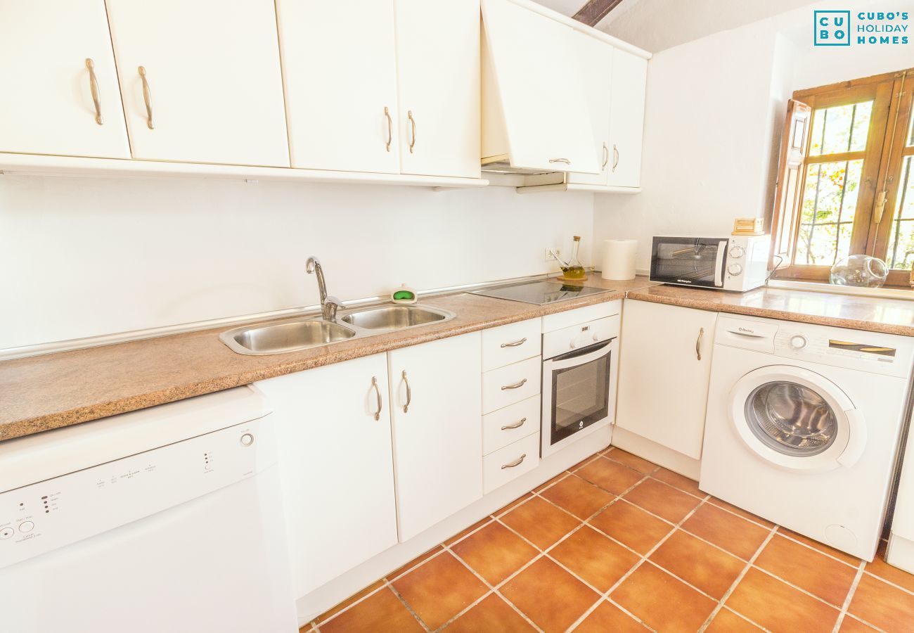 Kitchen of this rural house in Alhaurín el Grande