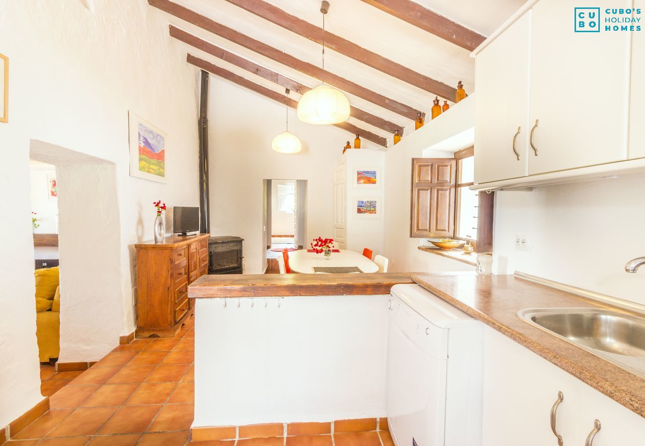 Kitchen of this rural house in Alhaurín el Grande