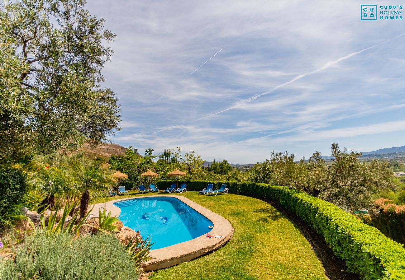 Pool of this villa in Alhaurín el Grande