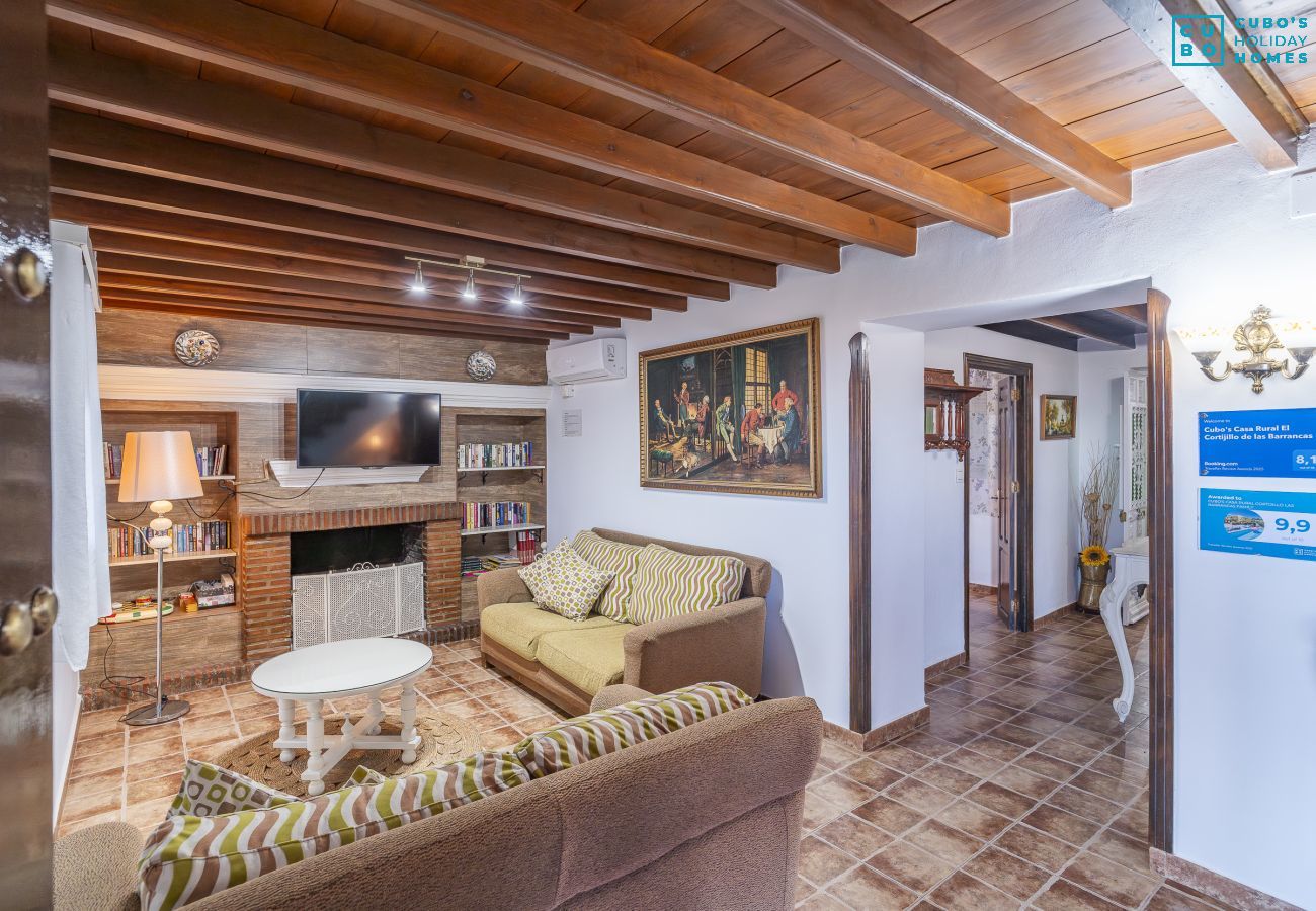 Cottage in Alhaurin de la Torre - Cubo's Casa Rural Cortijillo Las Barrancas Family