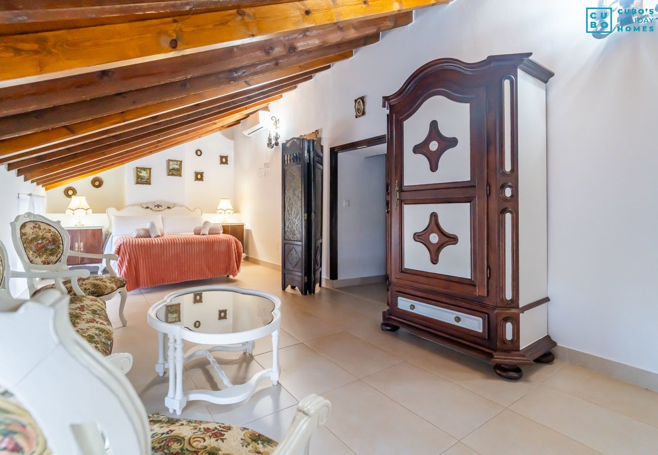 Cottage in Alhaurin de la Torre - Cubo's Casa Rural Cortijillo Las Barrancas Family