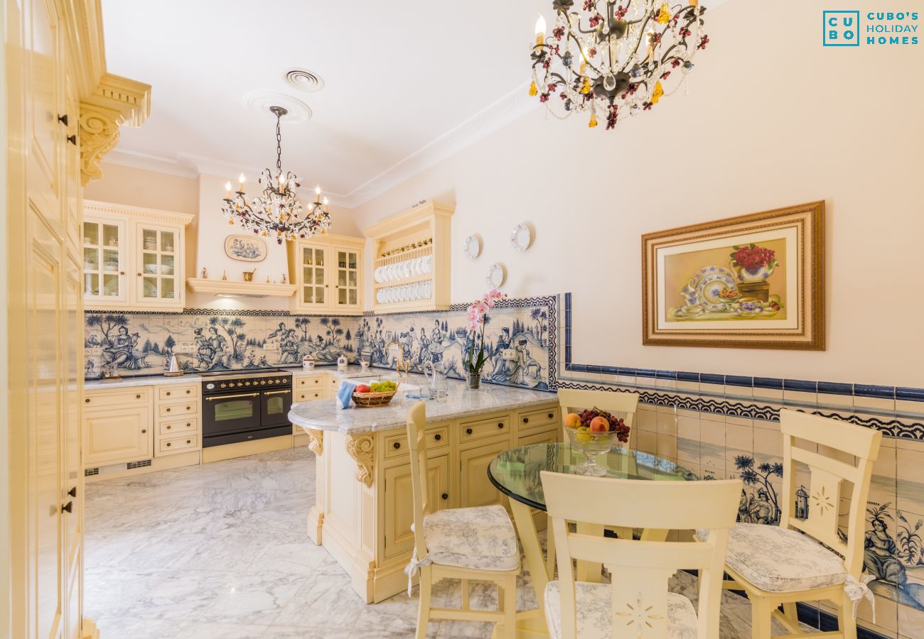 Kitchen of this luxury house in the center of Alhaurín el Grande