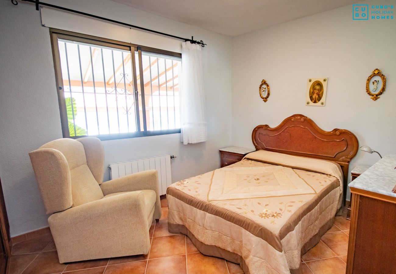 Bedroom of this country house in Alhaurín el Grande