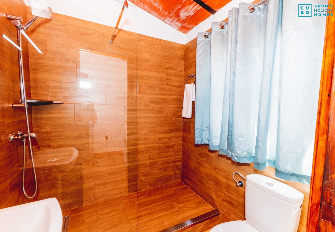 Bathroom of this rural house in Alhaurín el Grande