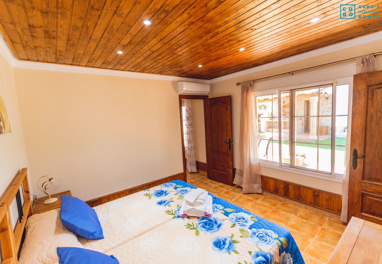 Bedroom of this rural house in Alhaurín el Grande