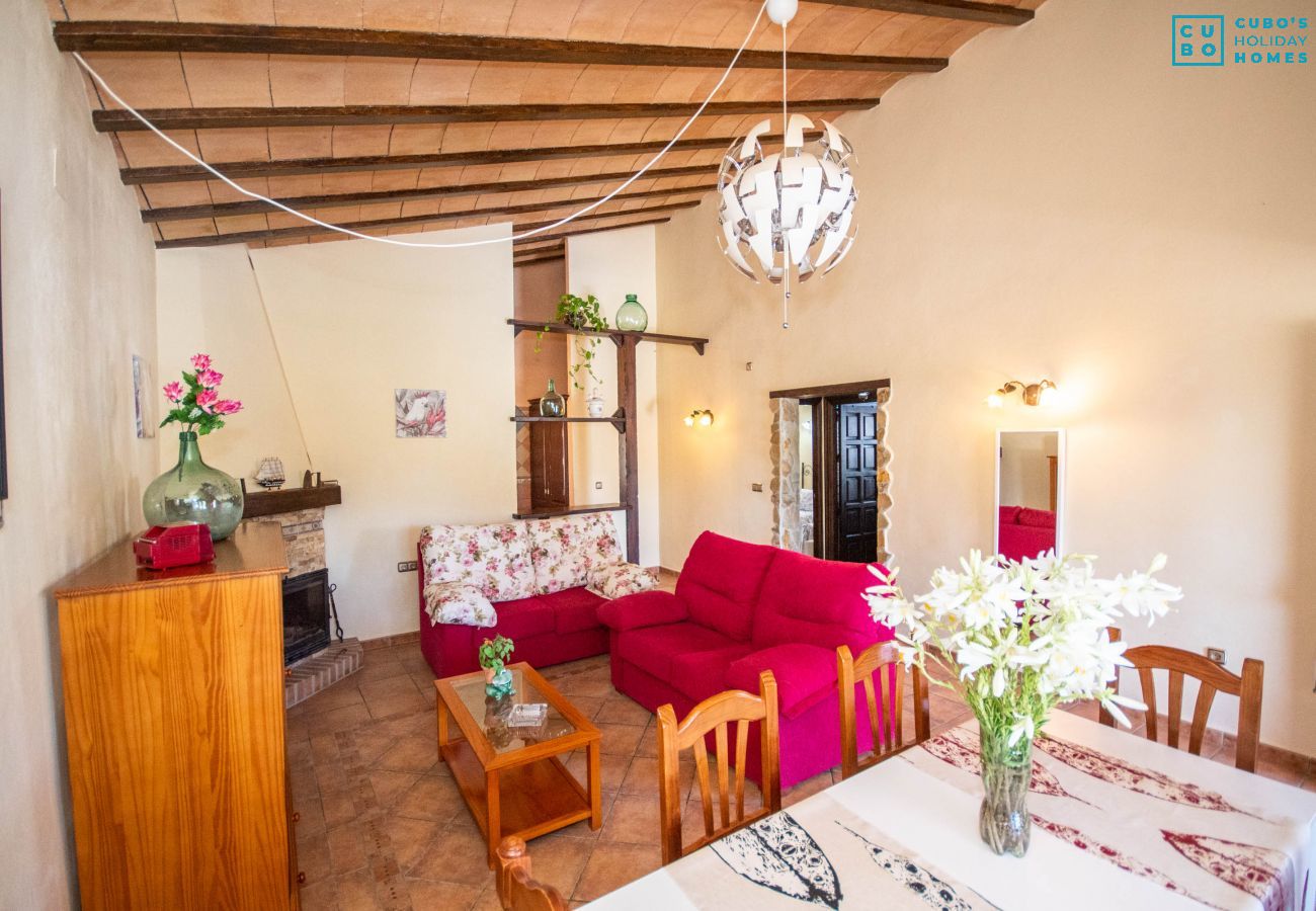 Dining room of this estate in Alhaurín el Grande