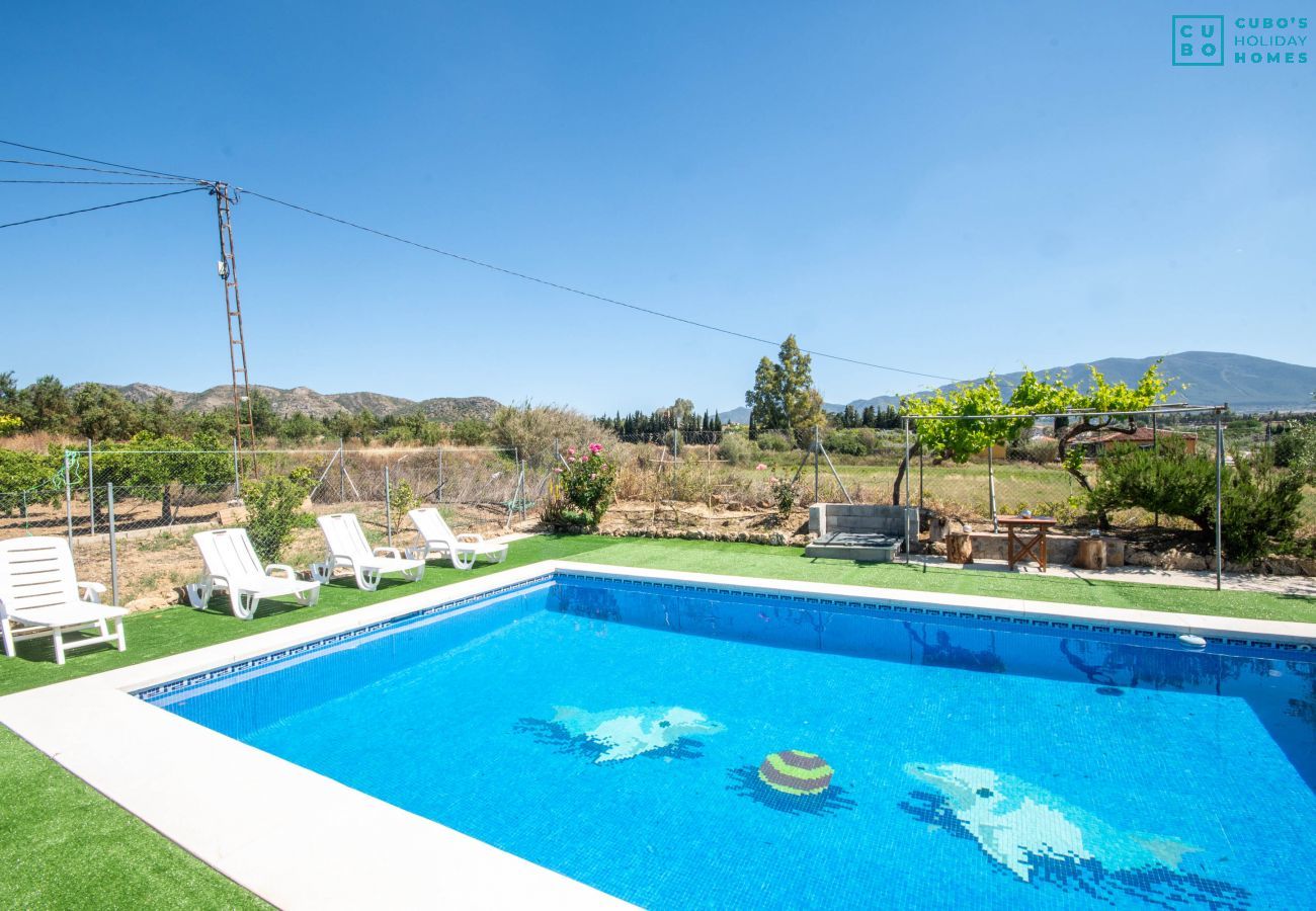 Private pool of this estate in Alhaurín el Grande