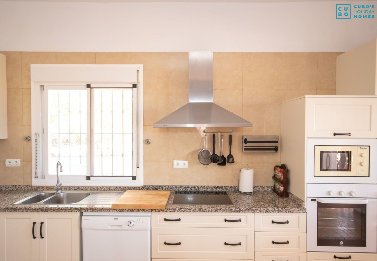 Kitchen of this Villa in Cártama