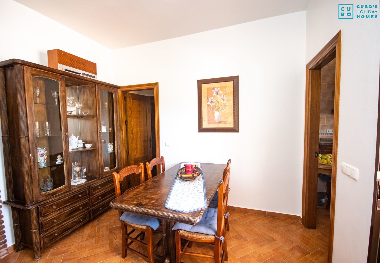 Dining room of this farm in Alhaurín el Grande