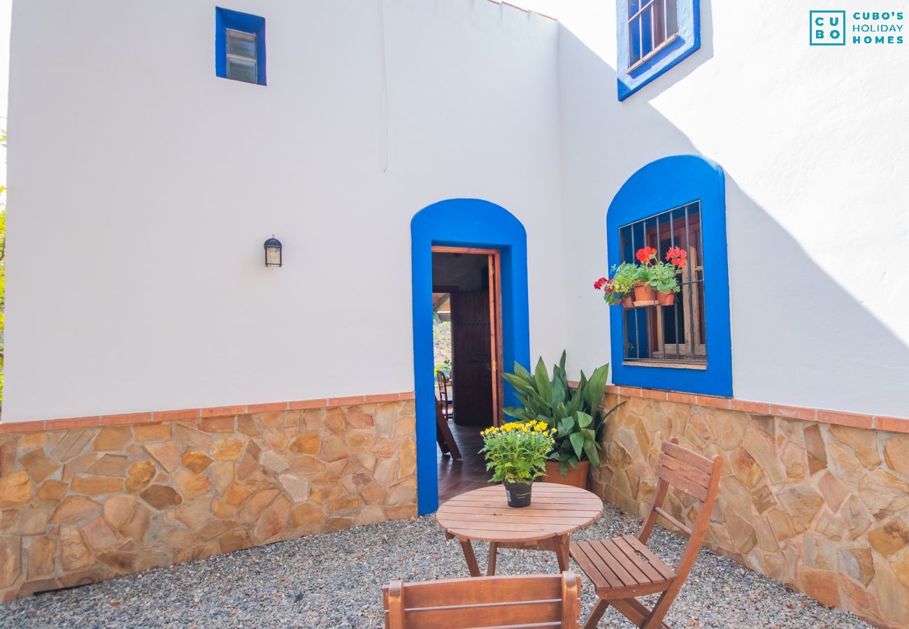 Terrace of this rural house in Guaro