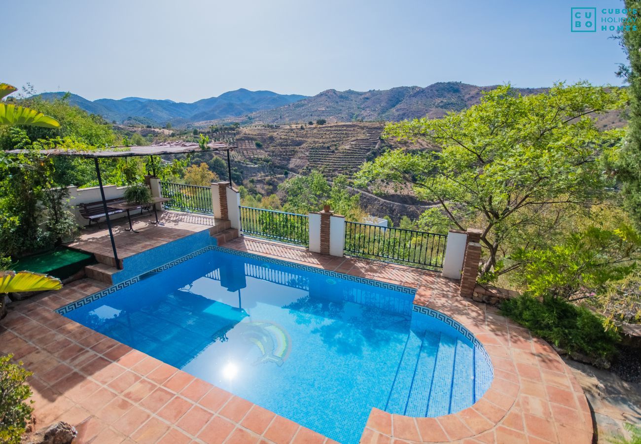 Pool of this rural house in Guaro