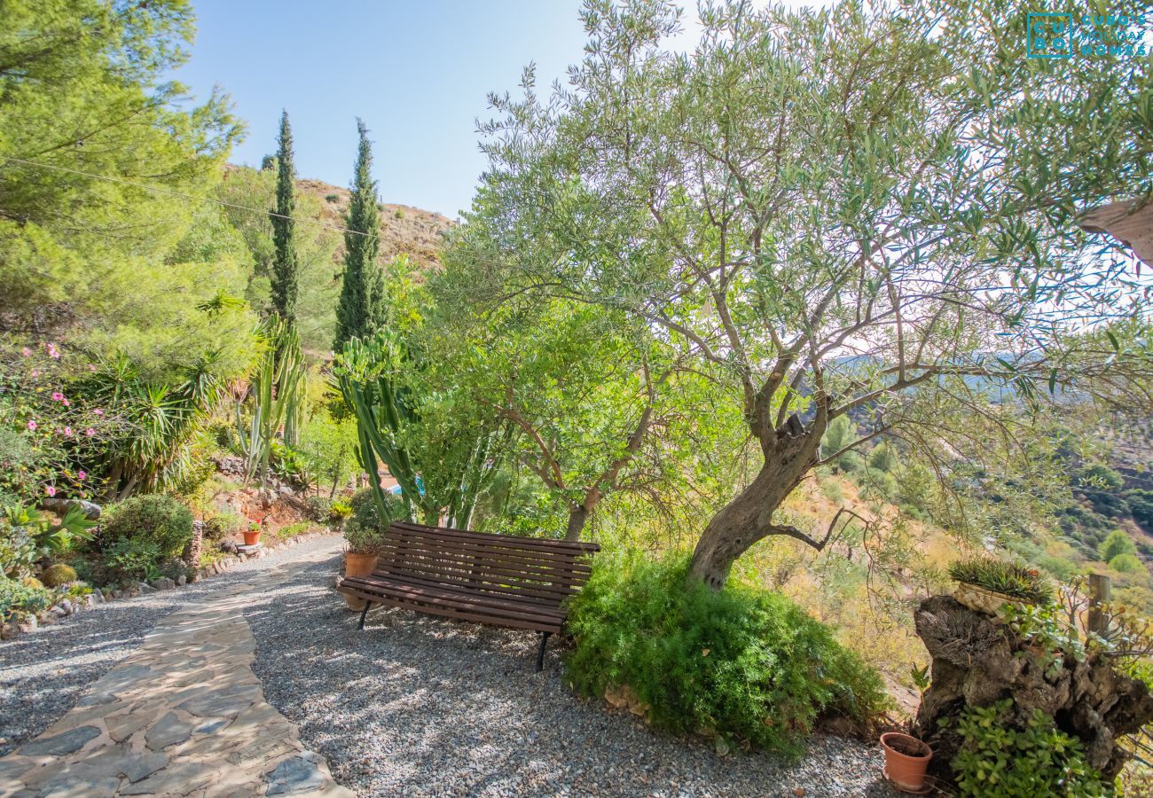 Garden of this rural house in Guaro