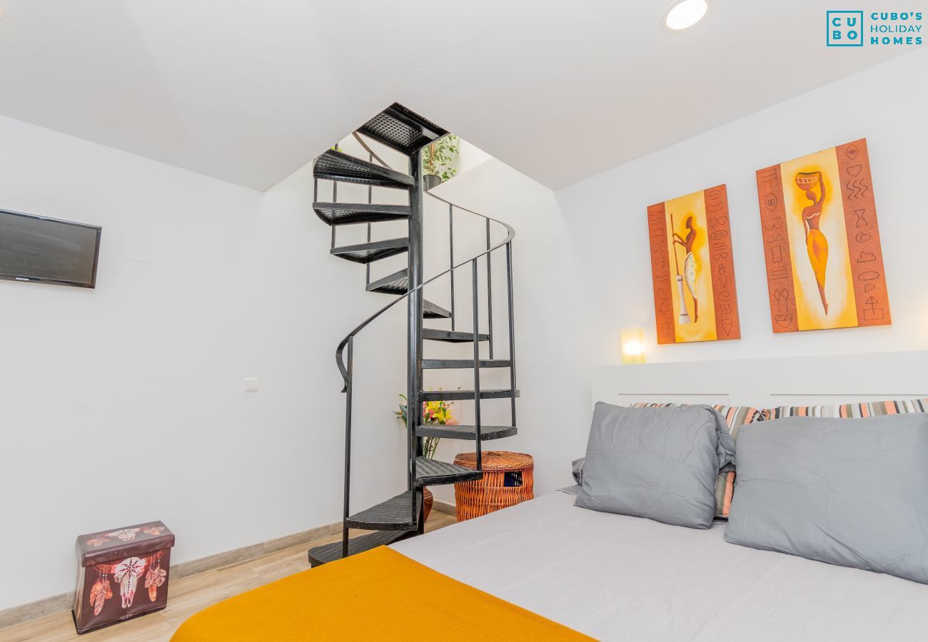 Bedroom for couples in this apartment in Rincón de la Victoria