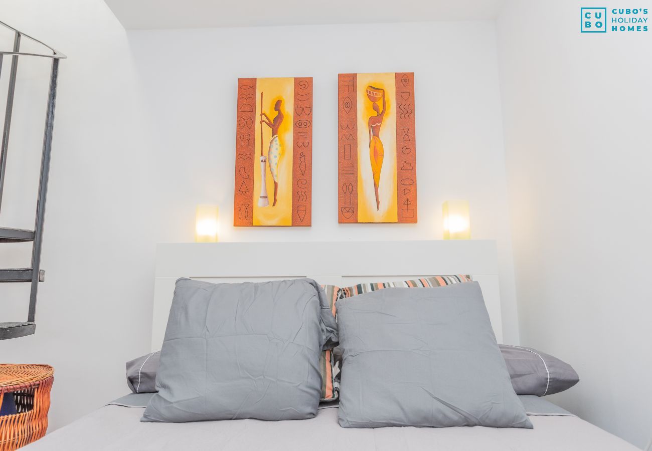 Bedroom for couples in this apartment in Rincón de la Victoria