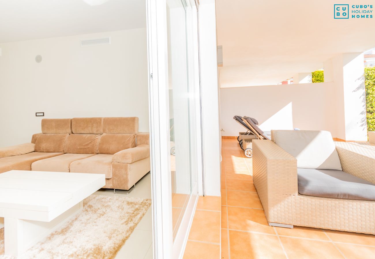 Living room of this apartment in Marbella