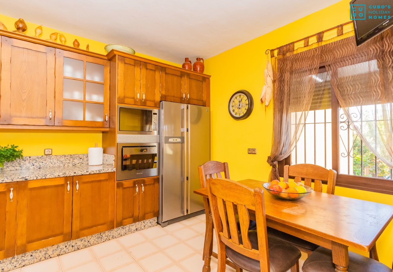 Kitchen of this Finca in Alhaurín de la Torre