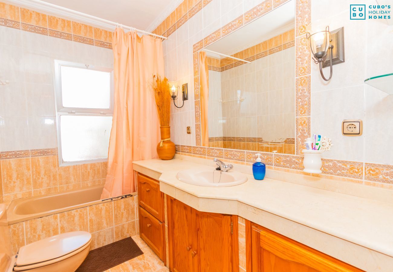 Bathroom of this Finca in Alhaurín de la Torre