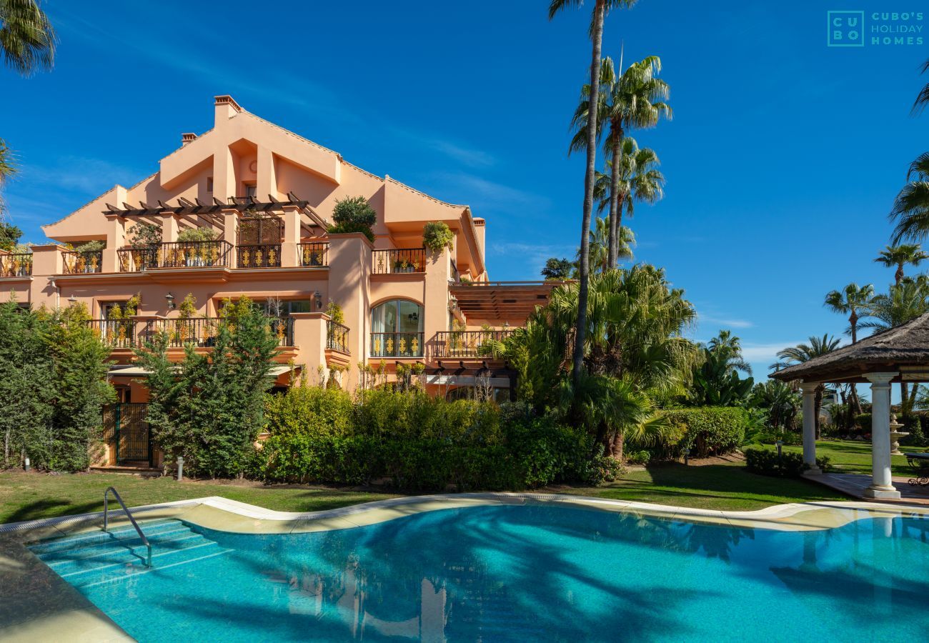 Pool of this Duplex in Puerto Banús - Marbella