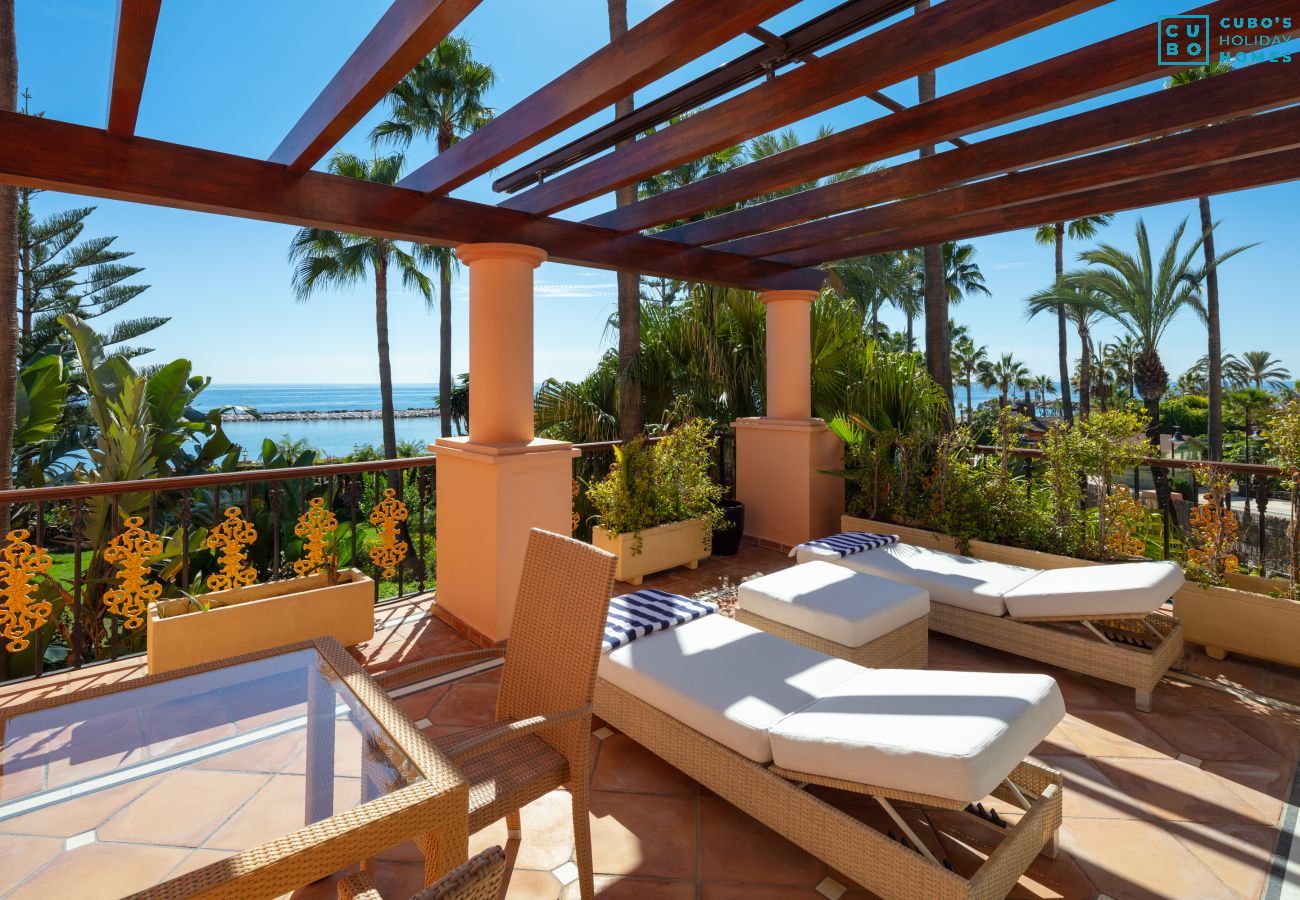 Apartment in Marbella - Cubo's Luxury Beach Front Duplex Puerto Banus