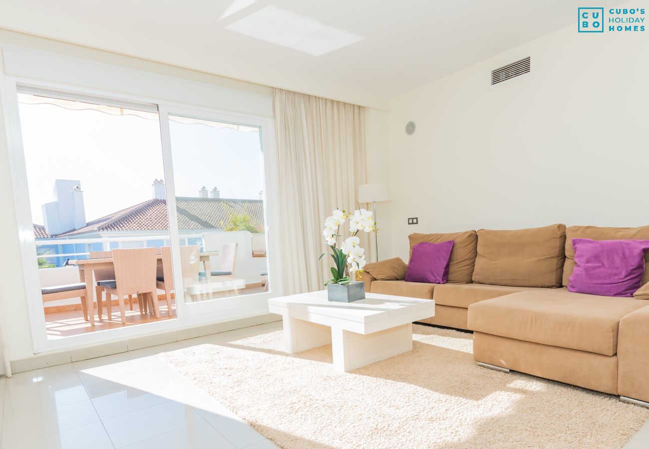 Living room of this apartment in Marbella