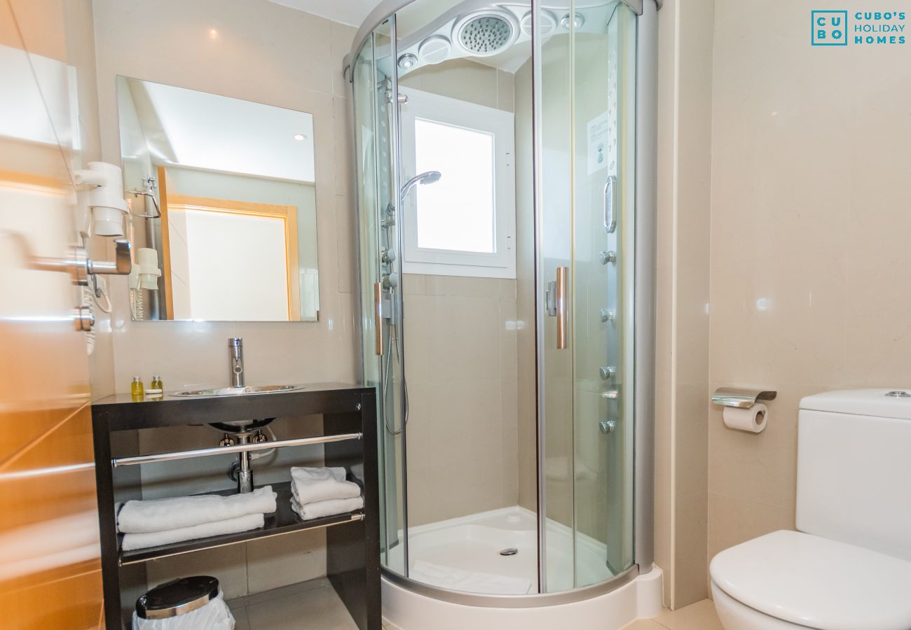 Bathroom of this apartment in Marbella