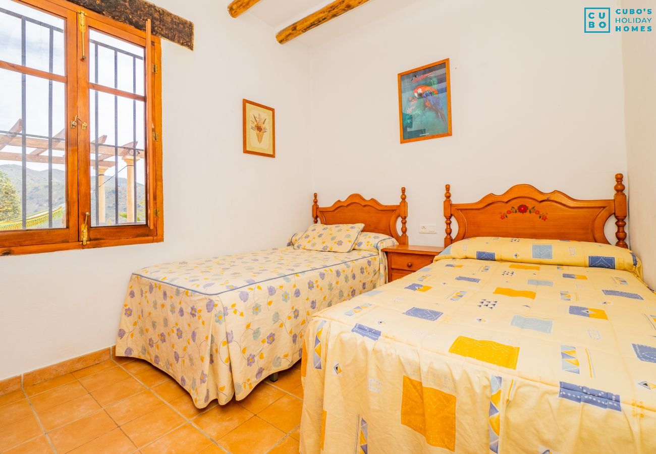 Cottage in Casabermeja - Cubo's Casa Buena Aventura Pool & Jacuzzy Included