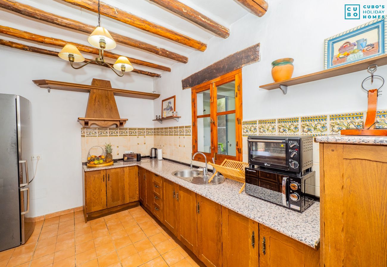 Cottage in Casabermeja - Cubo's Casa Buena Aventura Pool & Jacuzzy Included