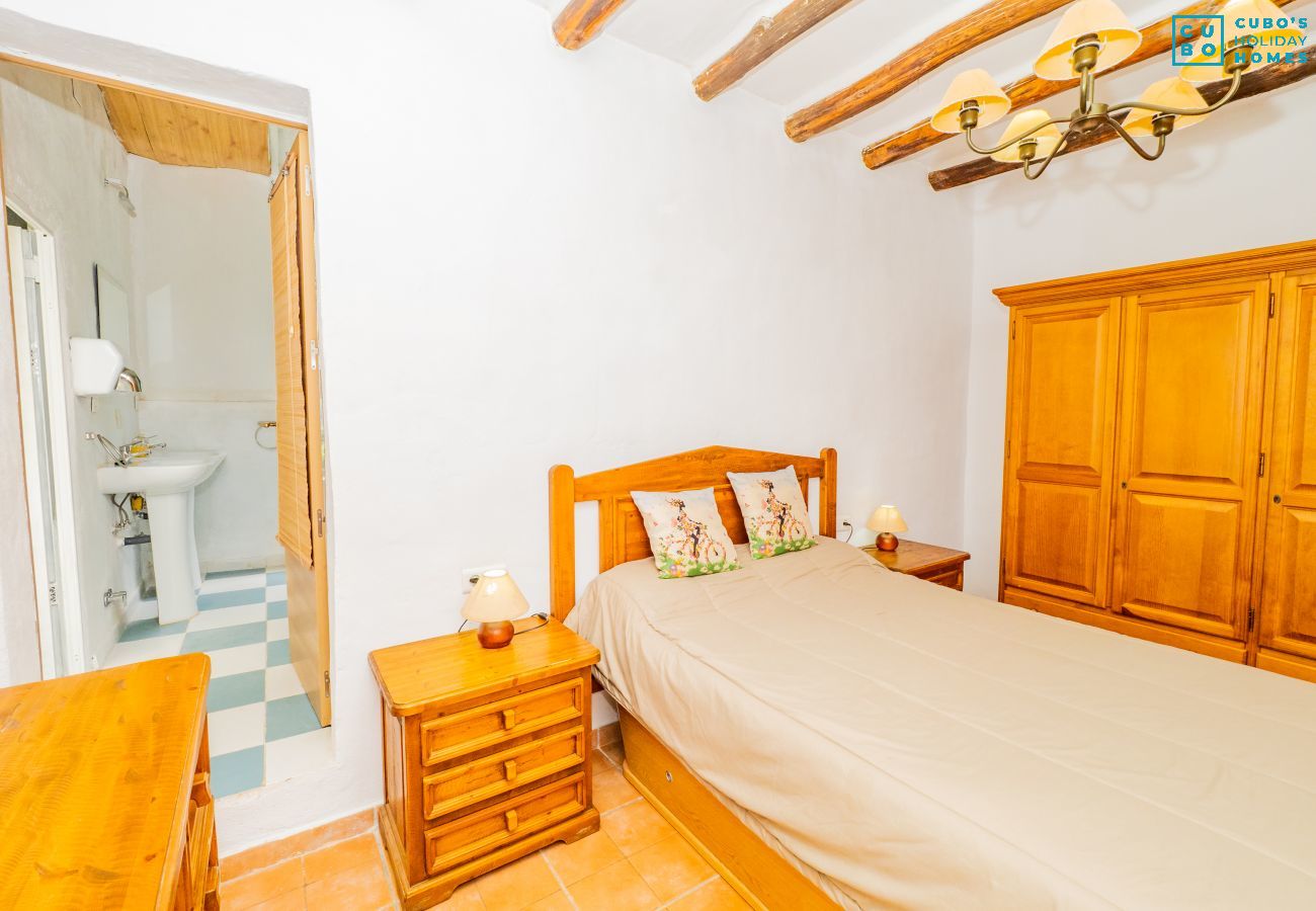 Cottage in Casabermeja - Cubo's Casa Buena Aventura Pool & Jacuzzy Included